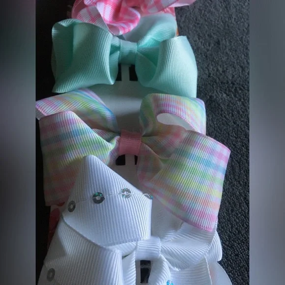 Colorful Kids Hair Bow Set of 19 total. - Picture 5 of 6